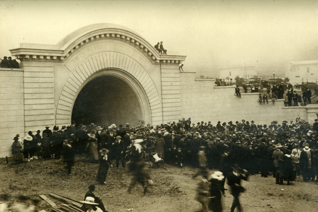 404-1917-westportal-twinpeakstunnel.jpg